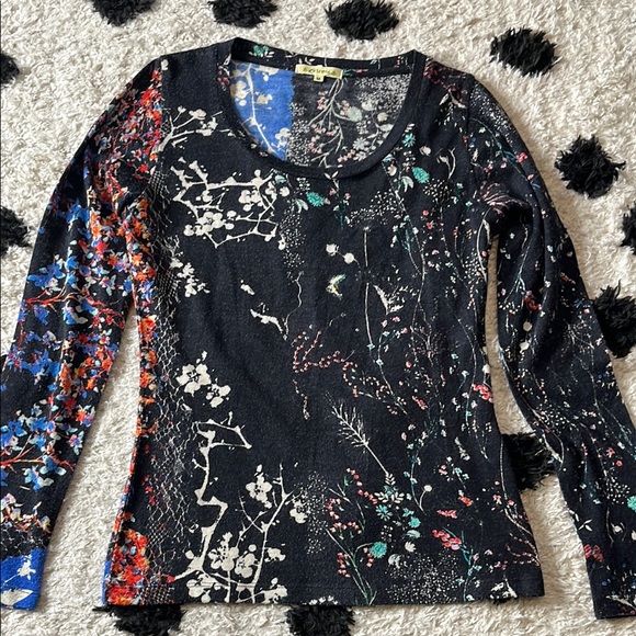 Pashma size Medium black floral long sleeve top w/ black and blue colorblock - Picture 1 of 6